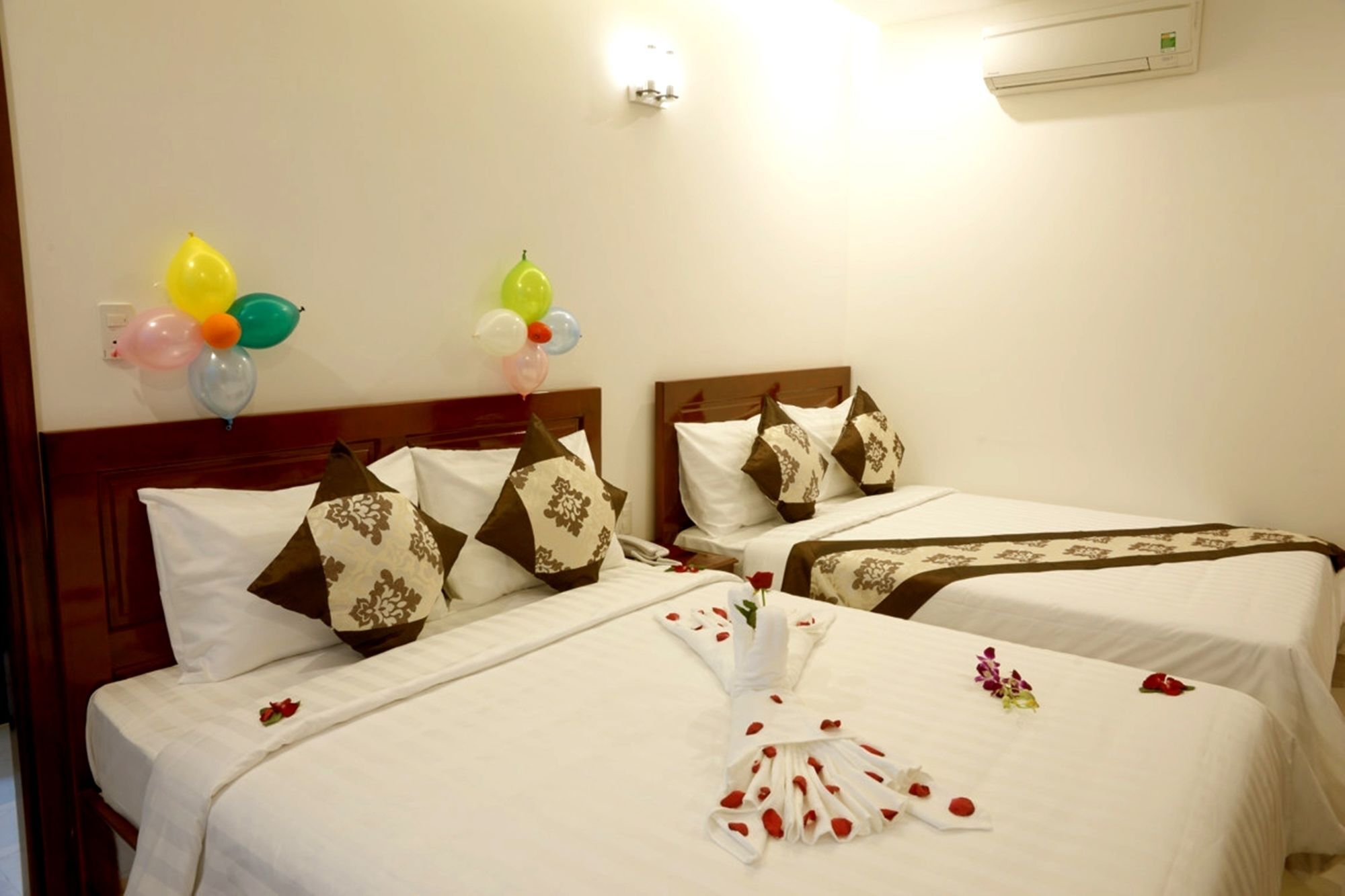 Son Tra Gold Summer Hotel 1 מראה חיצוני תמונה